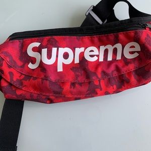 Copycat vinyl print waist bag -not Supreme brand)